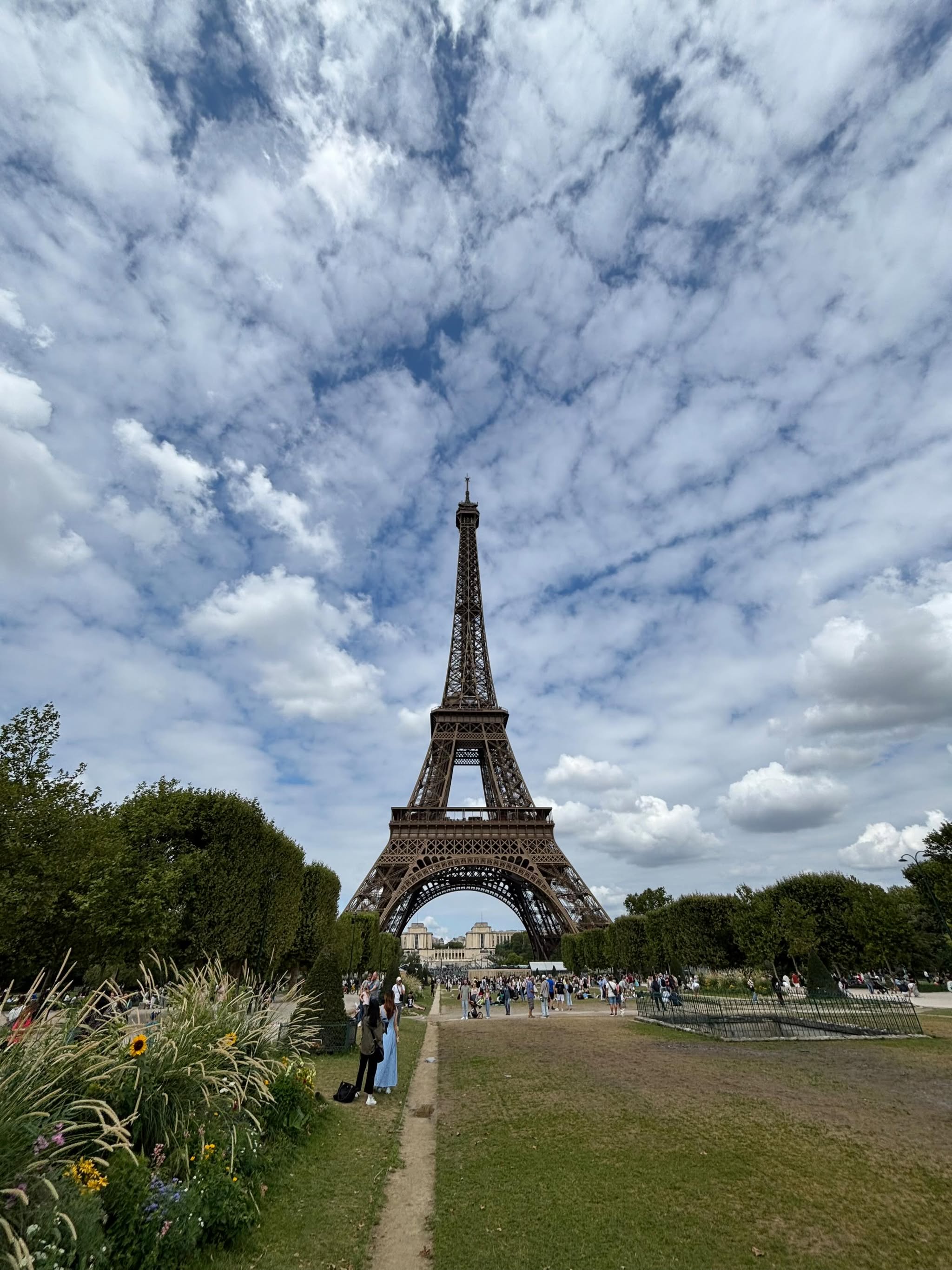 paris eiffel tower